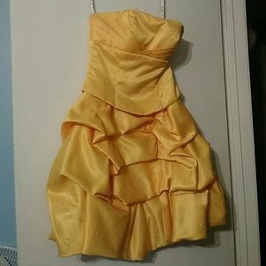 Strapless short prom dress