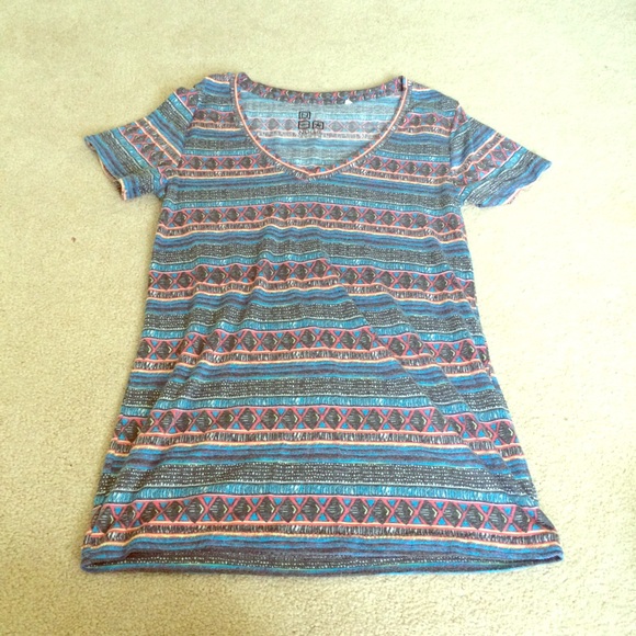 Nollie v-neck top