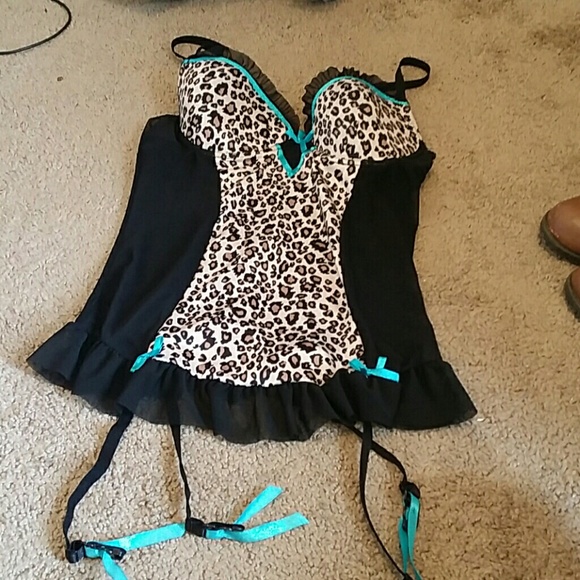 Lingerie cheetah print.