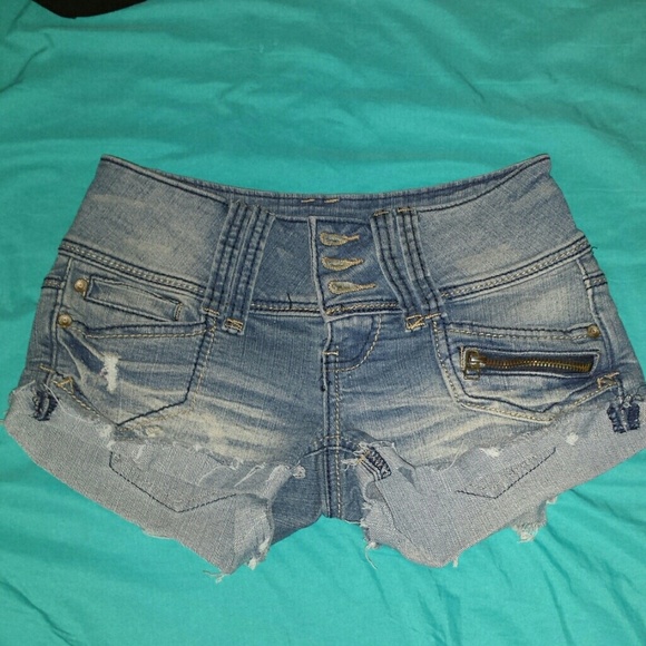 Almost Famous jean shorts