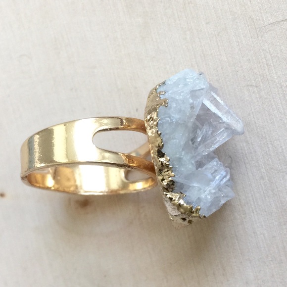 No brand Jewelry - 🚫SOLD🚫 Clear Quartz Gold Adjustable Ring