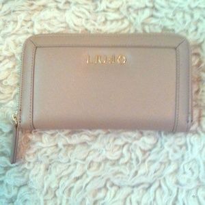 🎂SALE🎂Liu Jo Zip Around Wallet