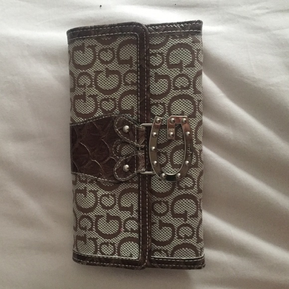 Guess wallet