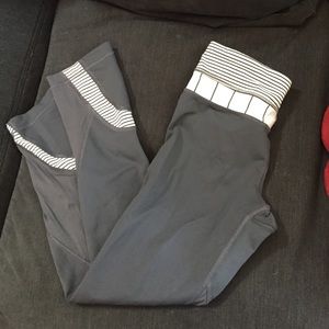 Gray Lululemon running crops!