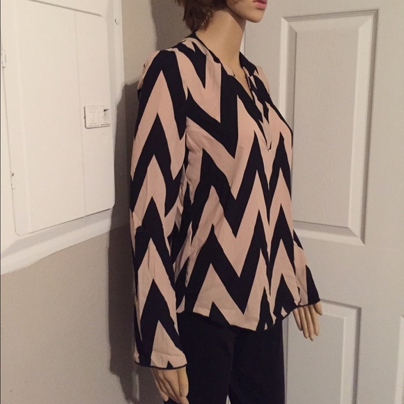BALTIC black and taupe chevron blouse - Picture 3 of 7