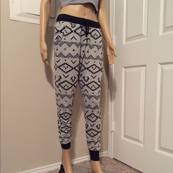 ⭐️5 STAR rated! LAST ONE! DAHLIA tribal joggers - Picture 2 of 6