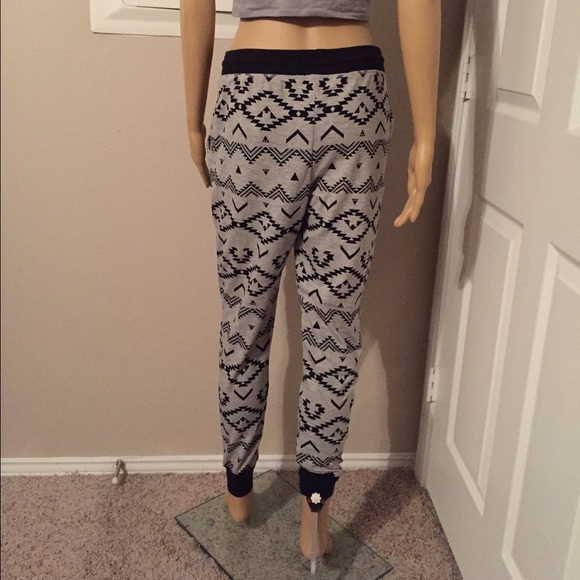 ⭐️5 STAR rated! LAST ONE! DAHLIA tribal joggers - Picture 3 of 6