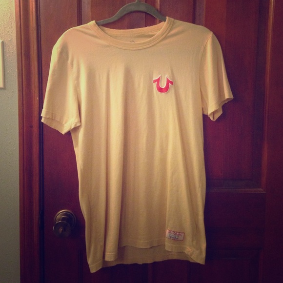 Men's True Religion Shirt. Lightly worn