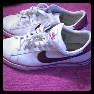 WMNS Sweet Classic Leather Nike Shoes.