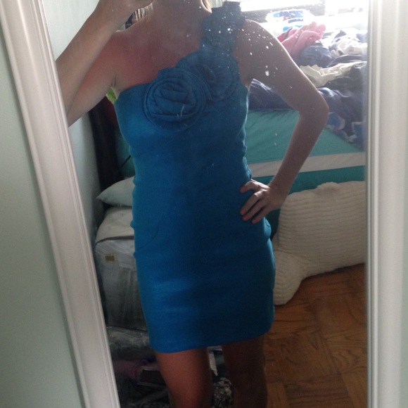 One shoulder blue dress
