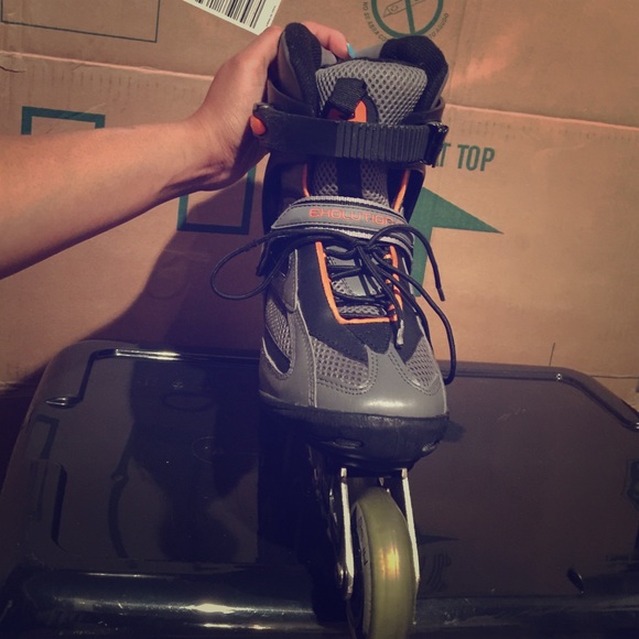Roller blades