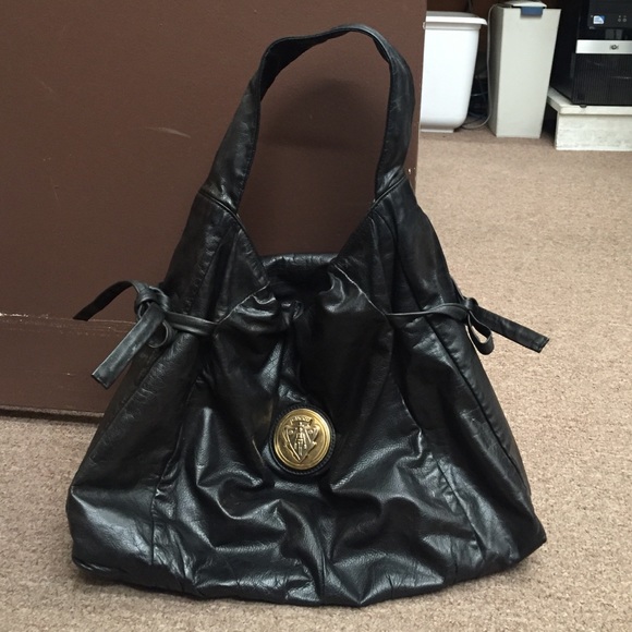 D̥R̥O̥P̥P̥E̥D̥ Gucci bag