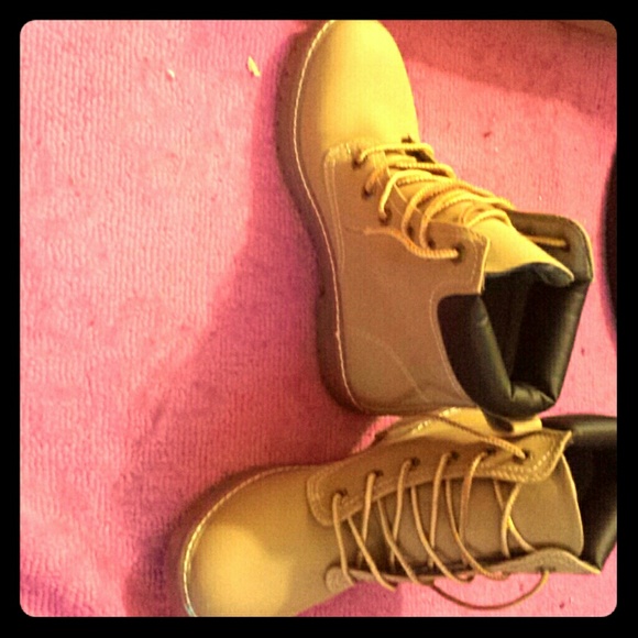 Tan Peeta Boots