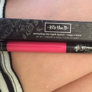 Kat Von D everlasting lipgloss- backstage Bambi