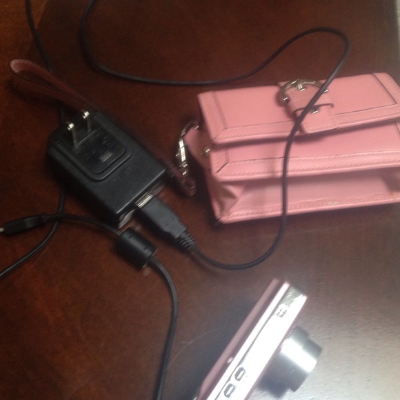 Kodak point and shoot 10.2 mega pixels camera - Picture 4 of 4