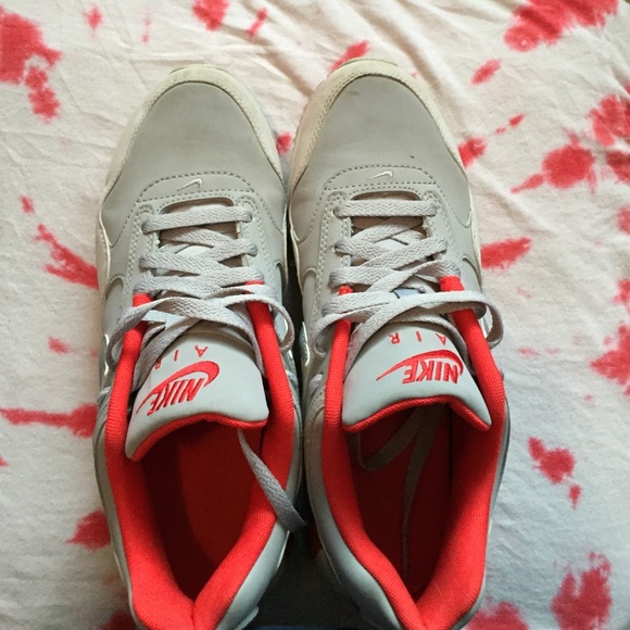Nike air maxes