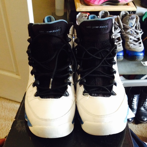 Powder blue 9s, size 7 mens