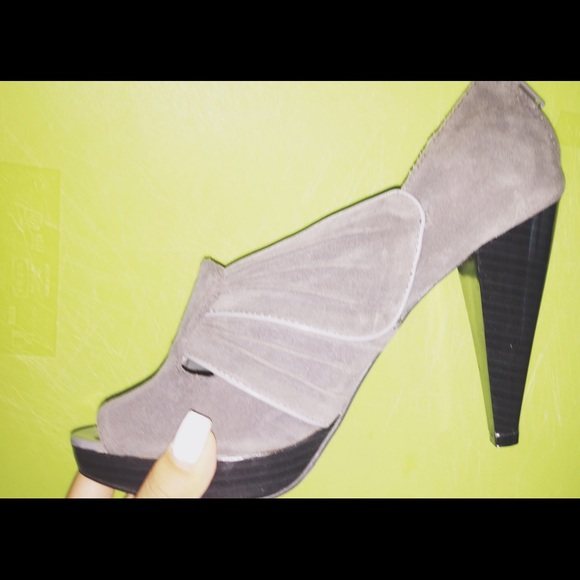 grey heels