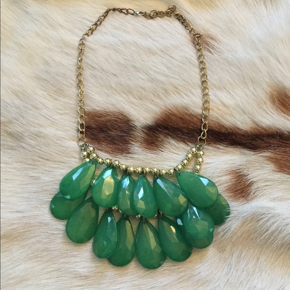 Adjustable statement necklace!