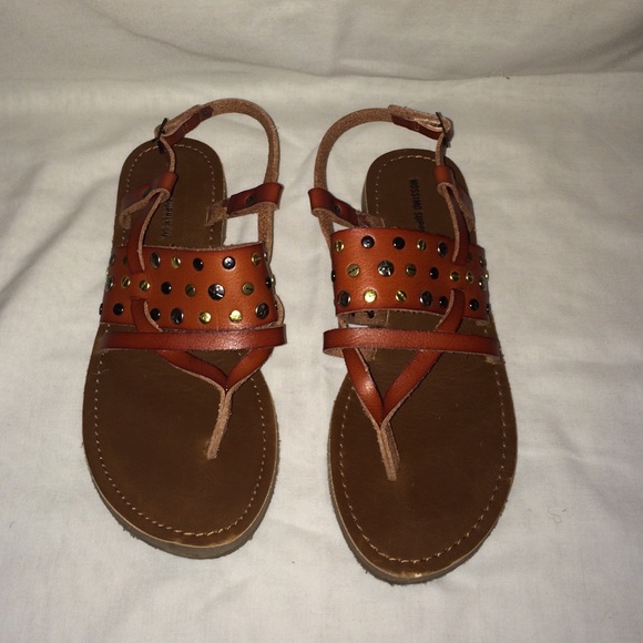 Sandals - Picture 1 of 2