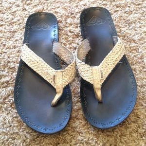 Roxy leather flip flops. Size 7