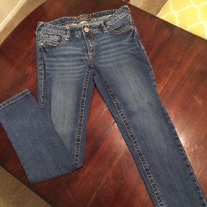 Low rise skinny jeans
