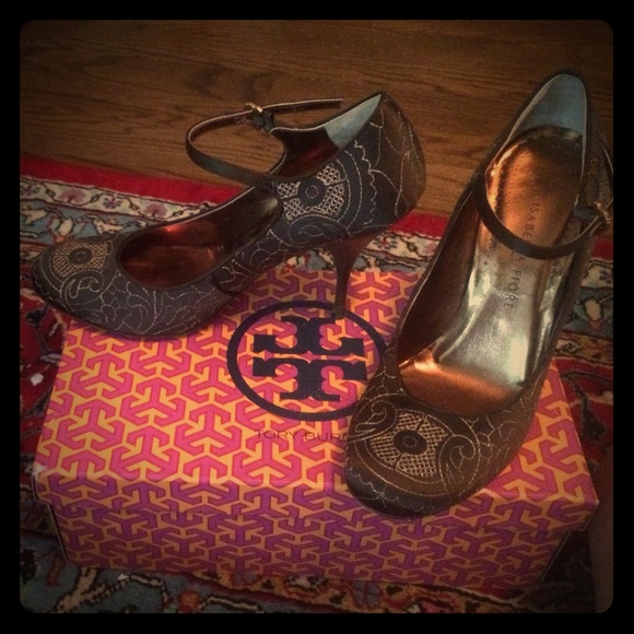 Isabella fiore brown and gold embroider heels