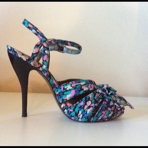 Steve Madden Luxe Floral Sandals - Size 5.5