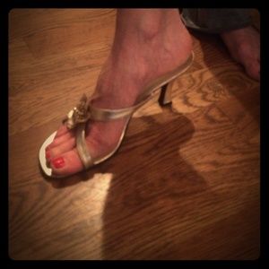 Adrienne vittadini made in Italy gold heels