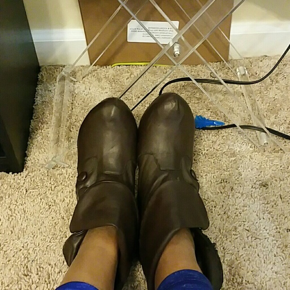Cute heeled brown booties