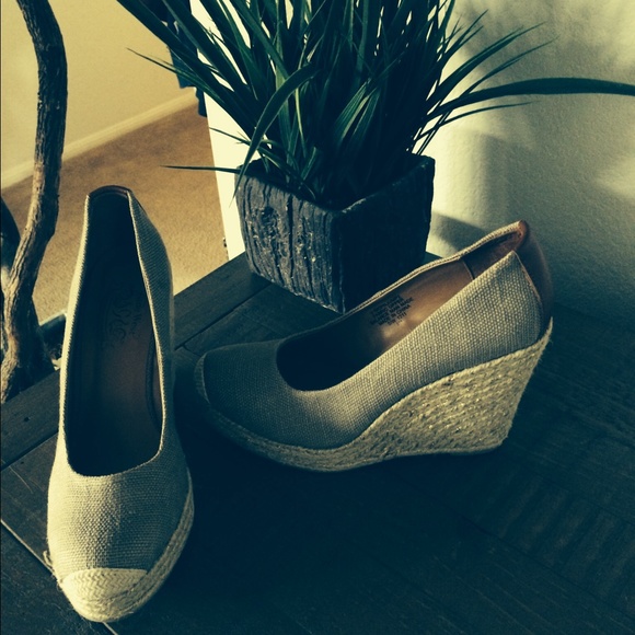 Beautiful Nine West espadrilles!