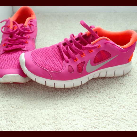 Nike Shoes - Nike free 4.0