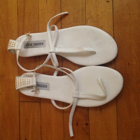 Steve Madden white sandals