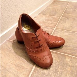 Brown leather Oxfords