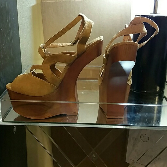 ***MAJOR PRICE CUT Tan suede 7.5'heelless heels - Picture 4 of 4