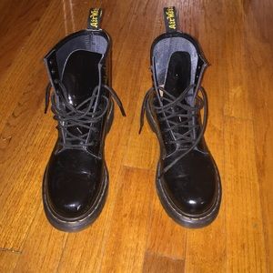 Dr. Marten Eight eyelet 1460 women's patent boot