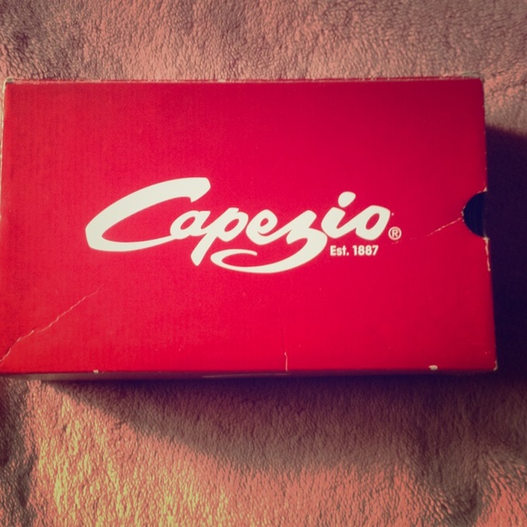 Capezio canvas dance sneaker size 8.5 womens