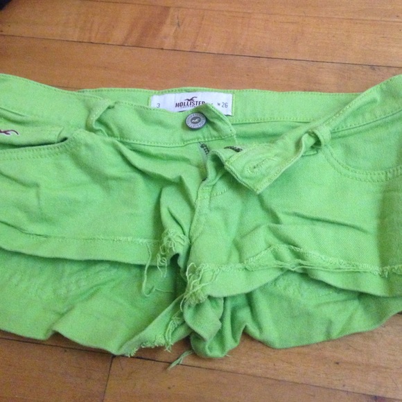 Green hollister shorts for sale never worn