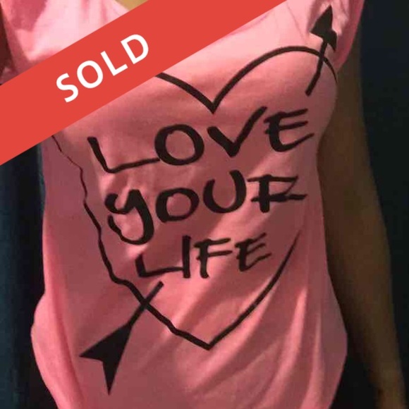 Pink tshirt