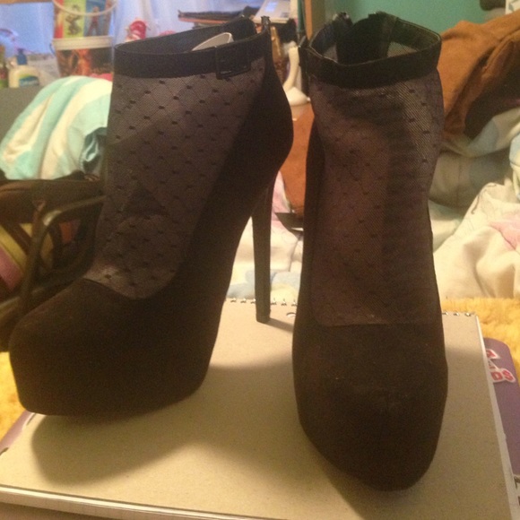 ❌SOLD❌ High heeled booties