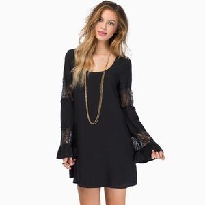 ❌SOLD❌Tobi Belle lace sleeve dress