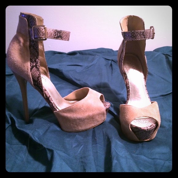Baker's Tan Suede Ankle Strap Stilettos NEVER WORN