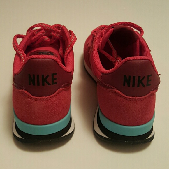 New Womens Nike Internationalist shoes sz7.5 - Picture 3 of 4