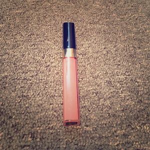 ON HOLD CHANEL lip gloss and 2 eyeshadows