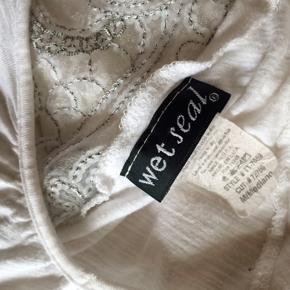 Sheer Back Top - Picture 4 of 4