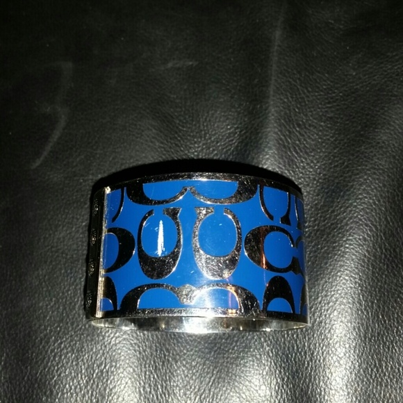 Coach cuff - Picture 2 of 2