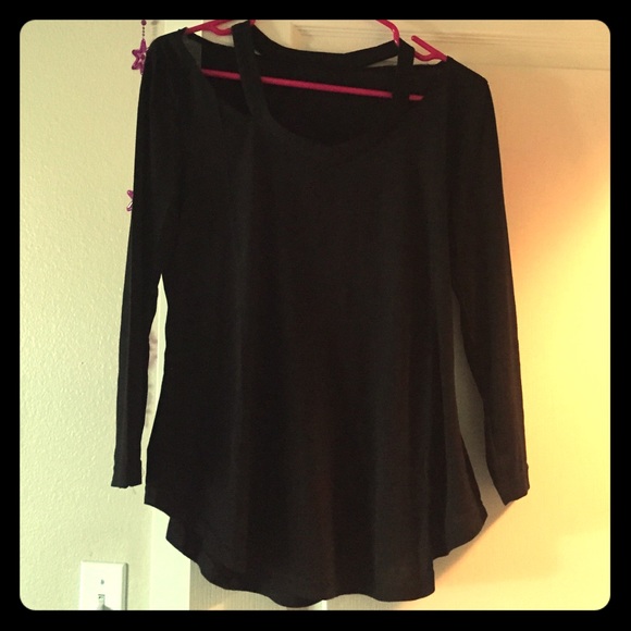 Black cut lose shirt