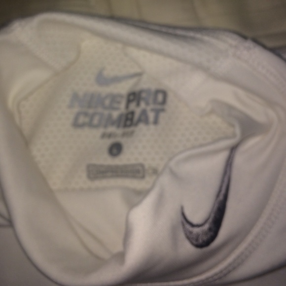 Nike compression shirt - Picture 2 of 4