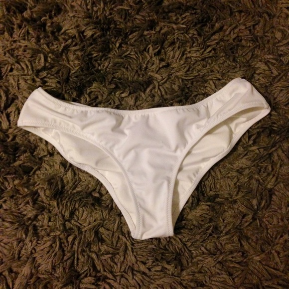 victoria secret cheeky white bottoms