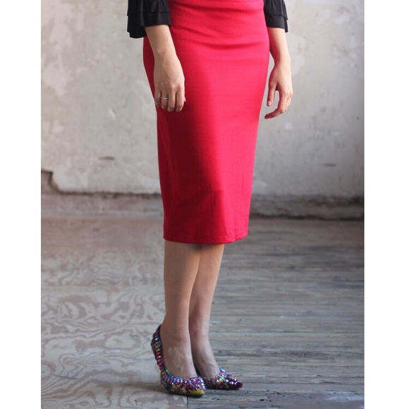 Red knit midi pencil skirt